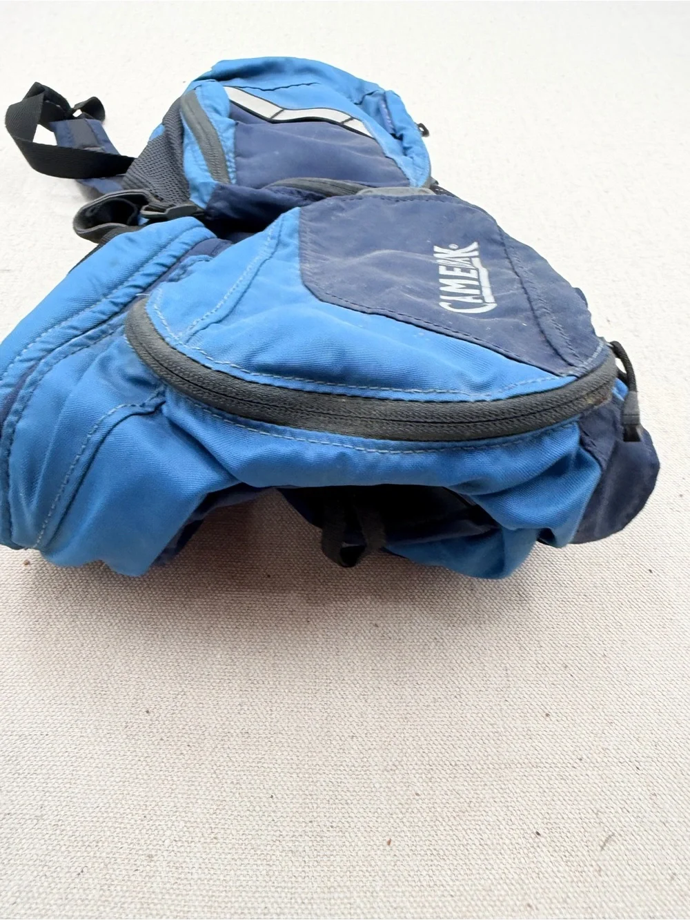 CamelBak Blue Hydration Sling Pack for Men